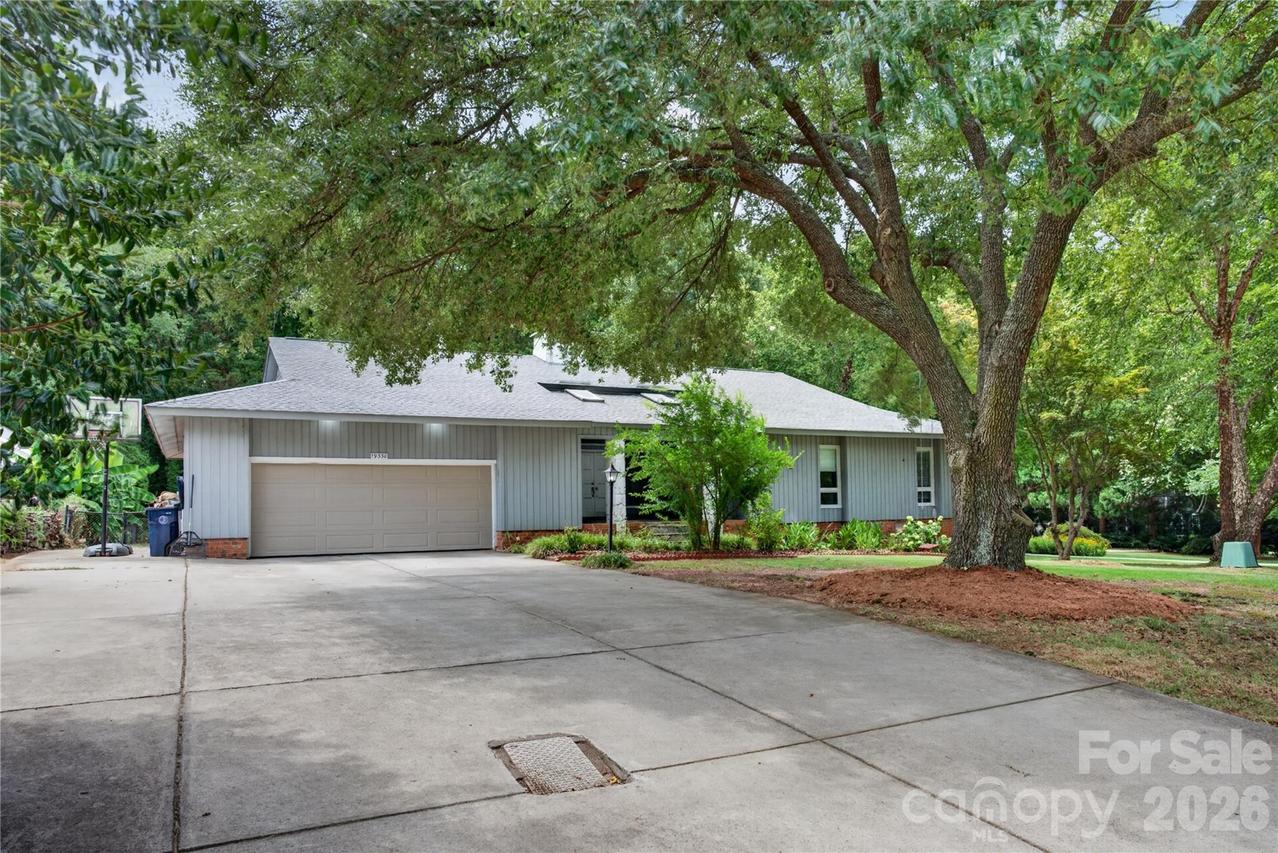 19330 Yachtman Dr., Cornelius, NC 28031