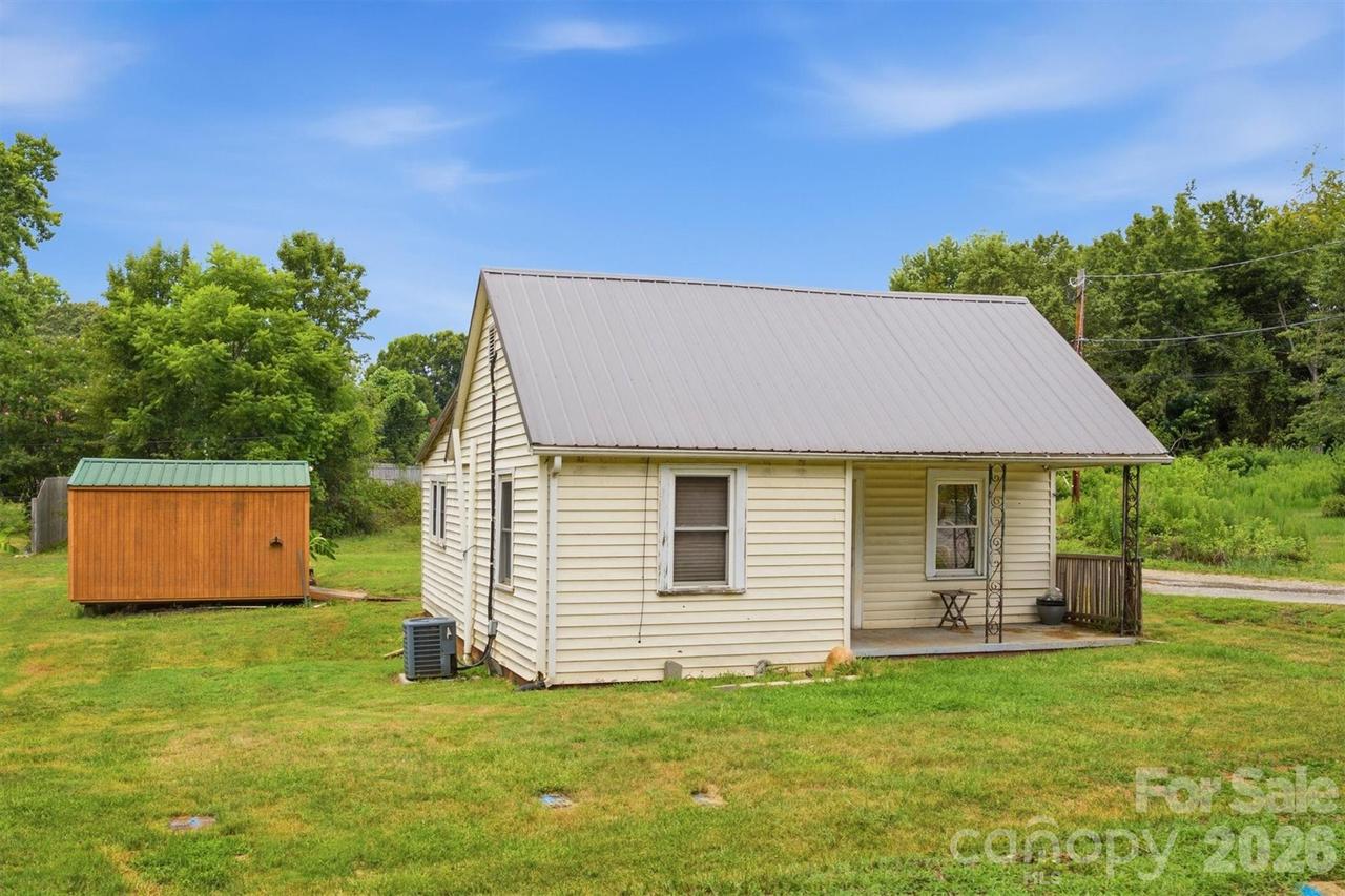 43 N Highland Ave., Granite Falls, NC 28630