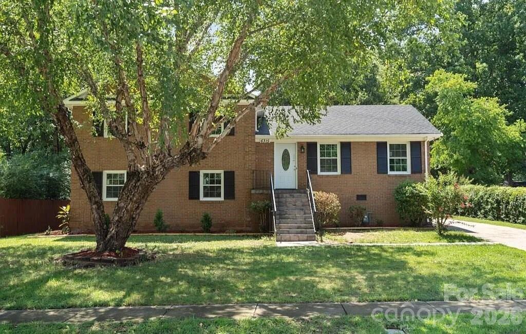 6315 Spring Garden Ln., Charlotte, NC 28213