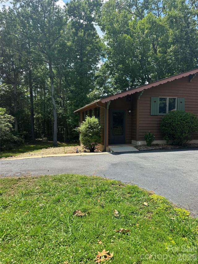 8718 Karibuni Dr., Waxhaw, NC 28173