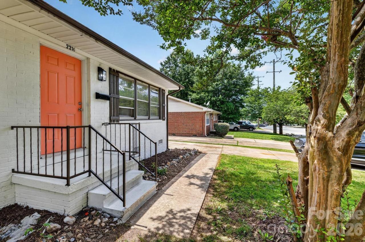 2216 Milton Rd., Charlotte, NC 28215