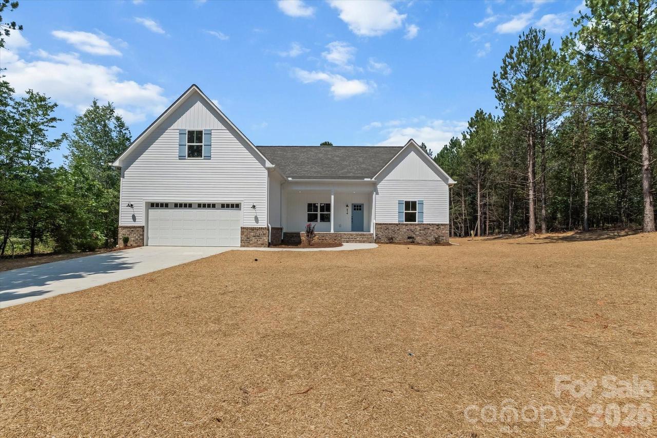 214 Lockhard Cir., Troutman, NC 28166