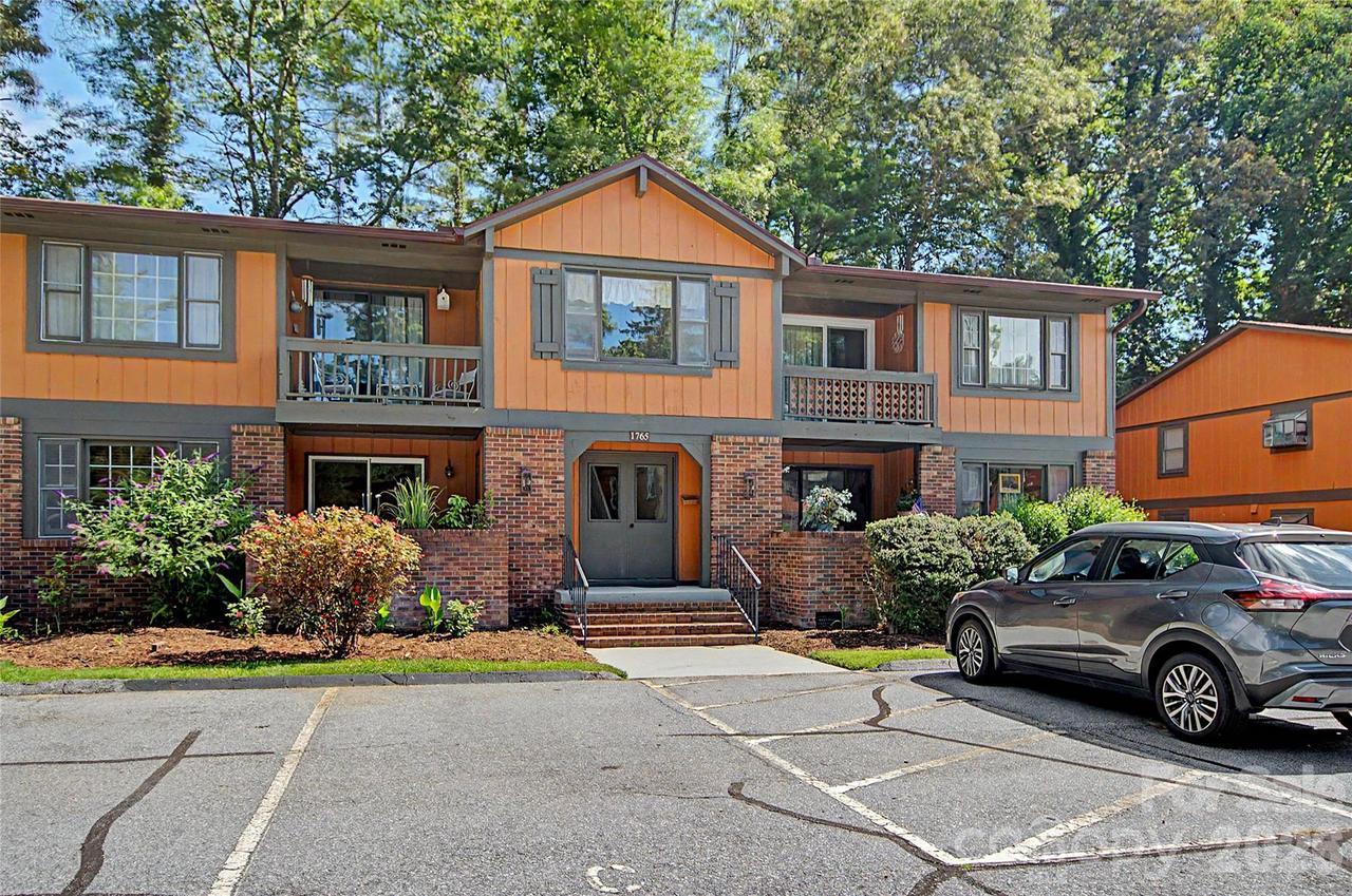 1765 Haywood Manor Rd. #D, Hendersonville, NC 28791