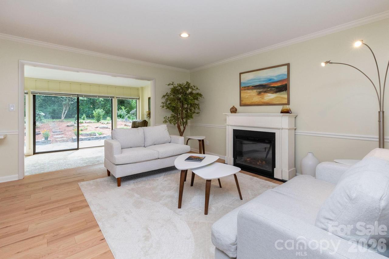 301 Crowfields Dr., Asheville, NC 28803