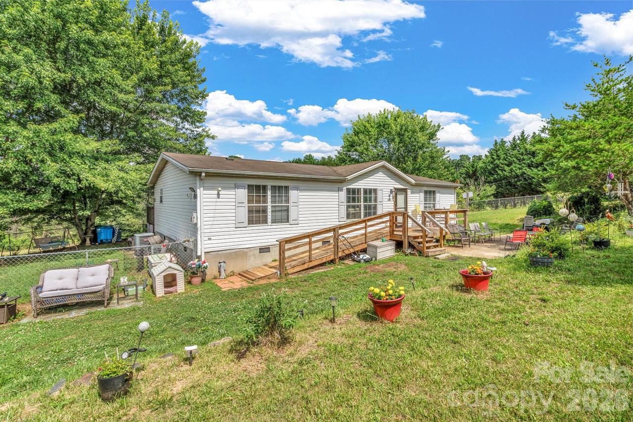 147 High Valley Estates Dr., Alexander, NC 28701