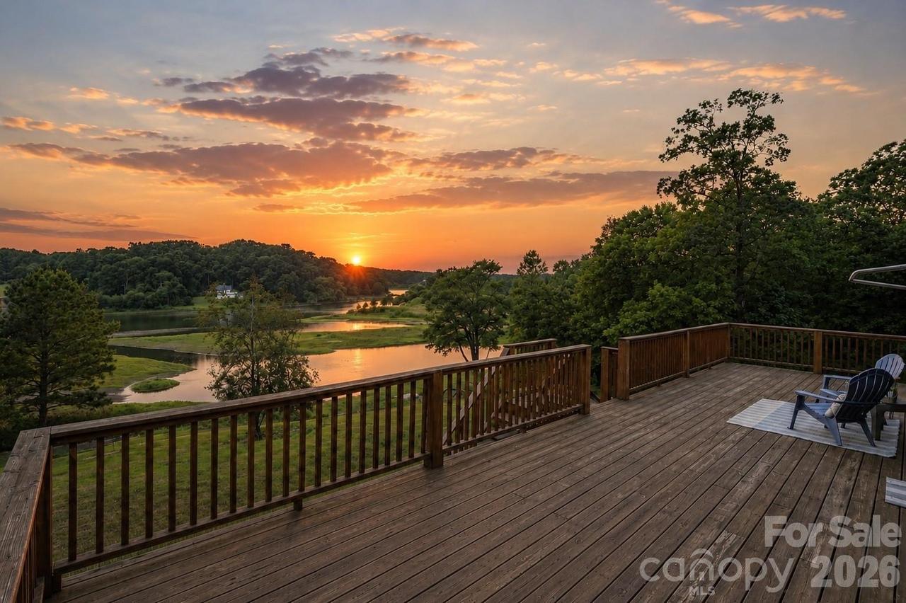 313 Riverfront Dr., Belmont, NC 28012