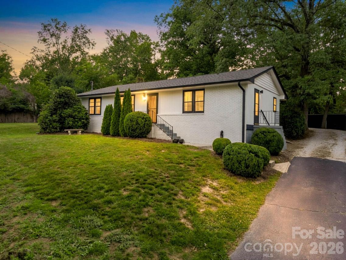 16 Main St., Asheville, NC 28803