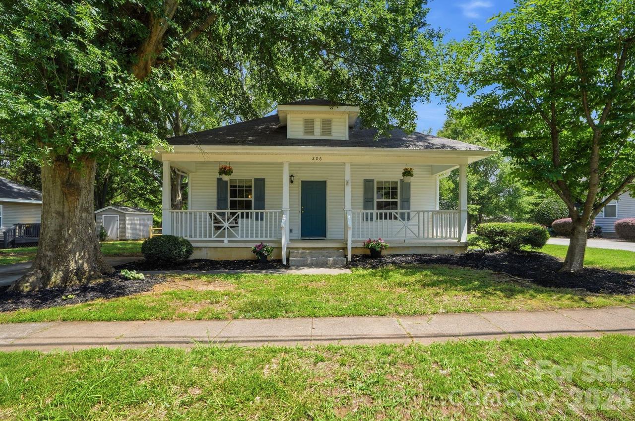 206 Sixth St., Belmont, NC 28012