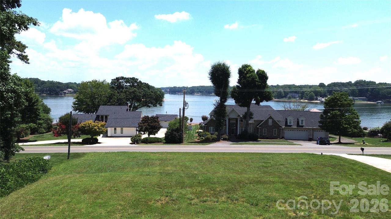 182 Wilson Lake Rd., Mooresville, NC 28117