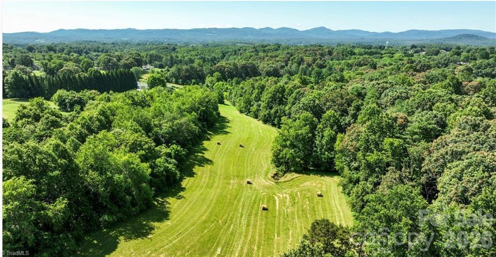826 Suncrest Orchard Rd., North Wilkesboro, NC 28659
