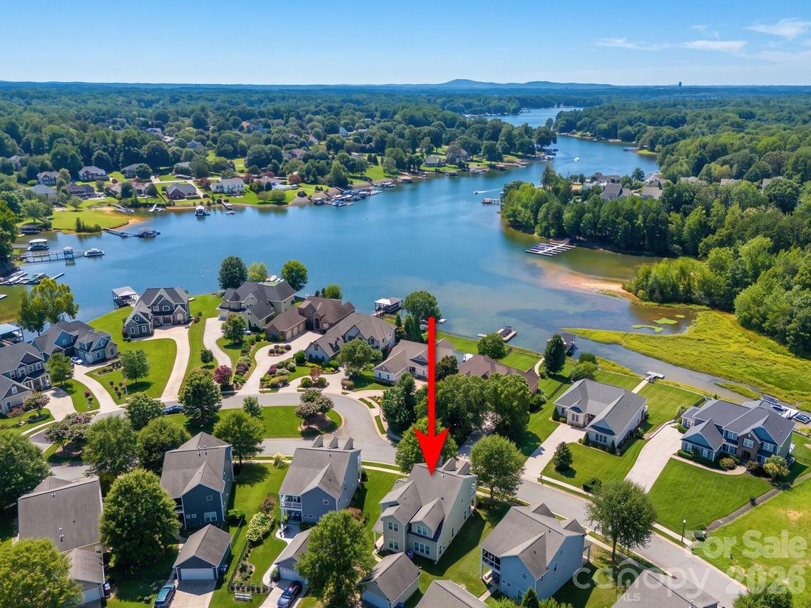 331 Montibello Dr., Mooresville, NC 28117