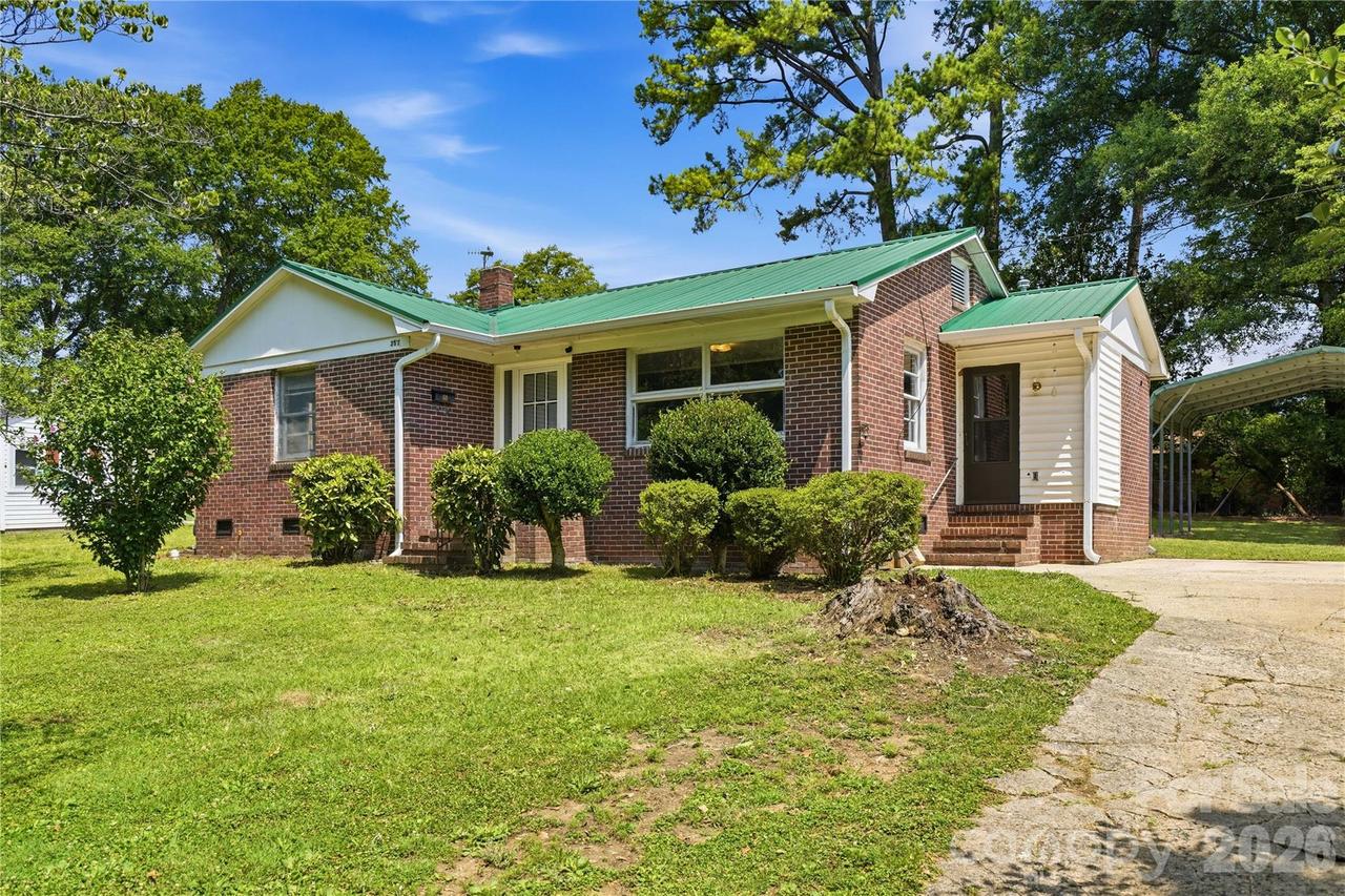 307 Dutchman Ave., Mount Holly, NC 28120