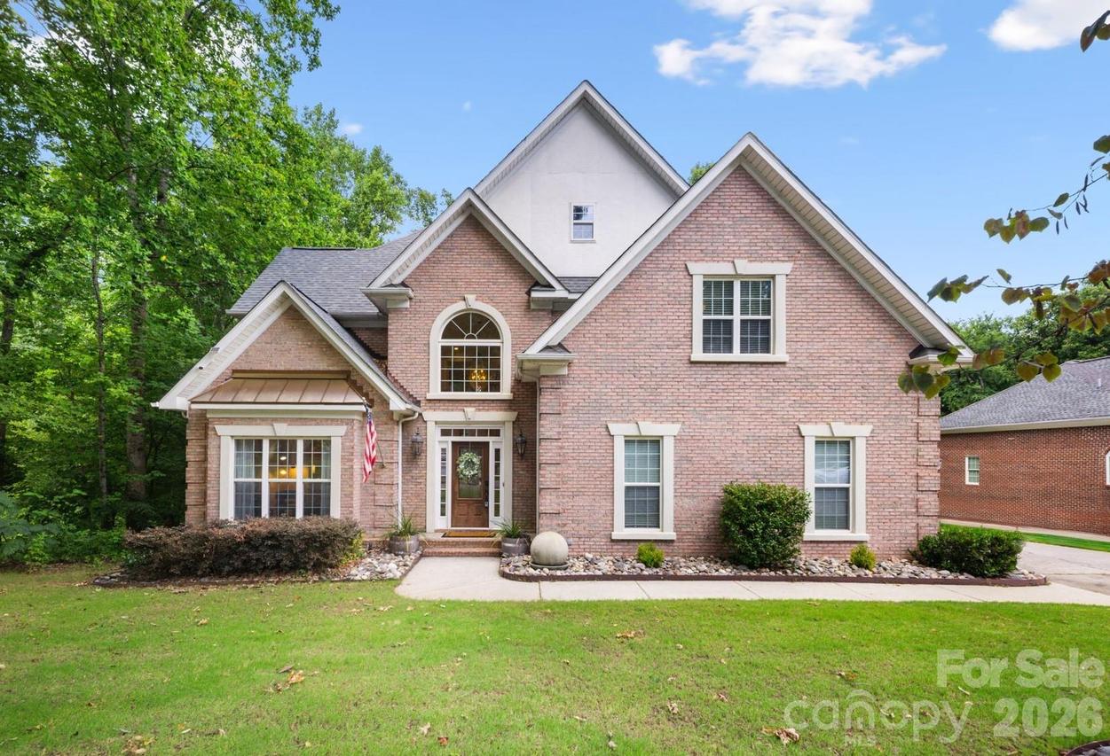 5355 Shannamara Dr., Matthews, NC 28104