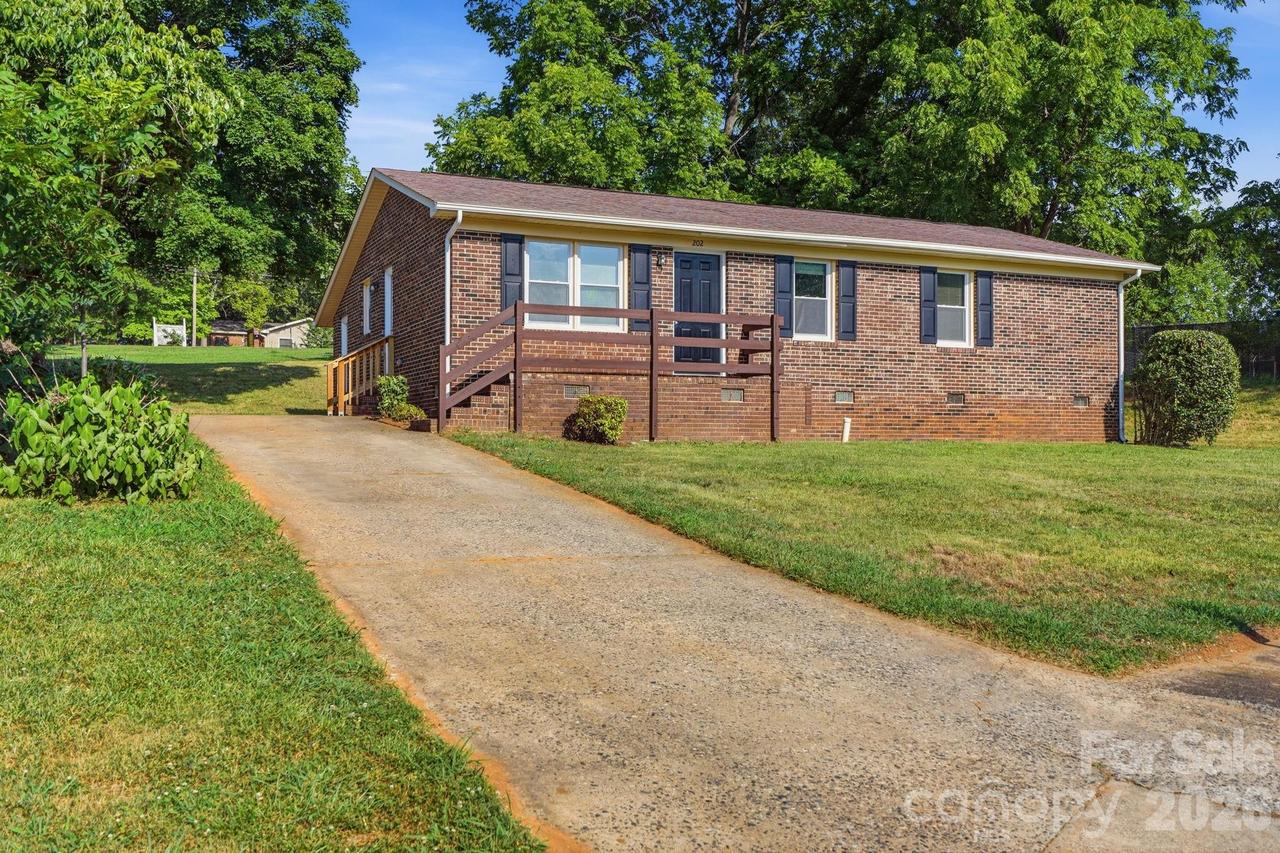 202 Cooke Cir., Kings Mountain, NC 28086