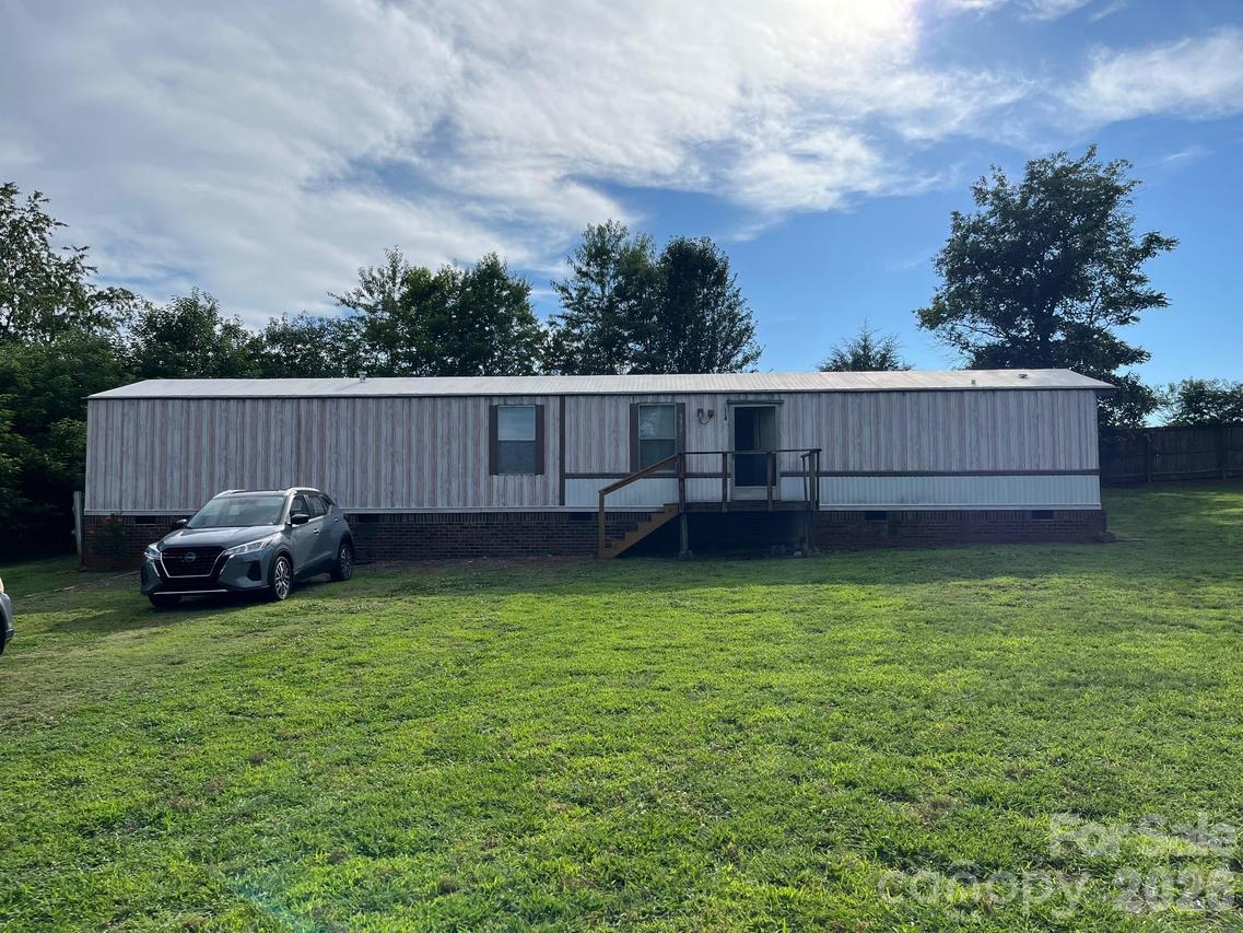 118 Country View Rd., Statesville, NC 28625