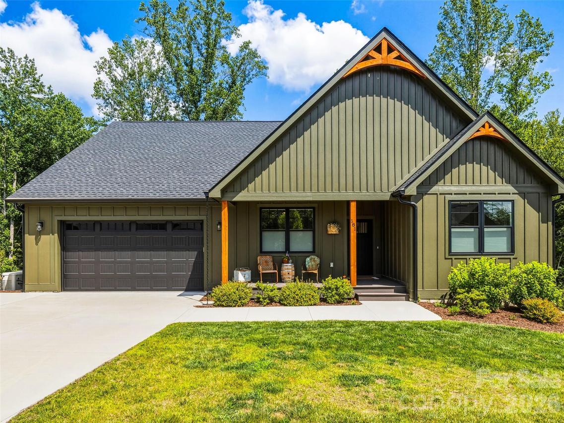 181 Byron Forest Dr., Horse Shoe, NC 28742