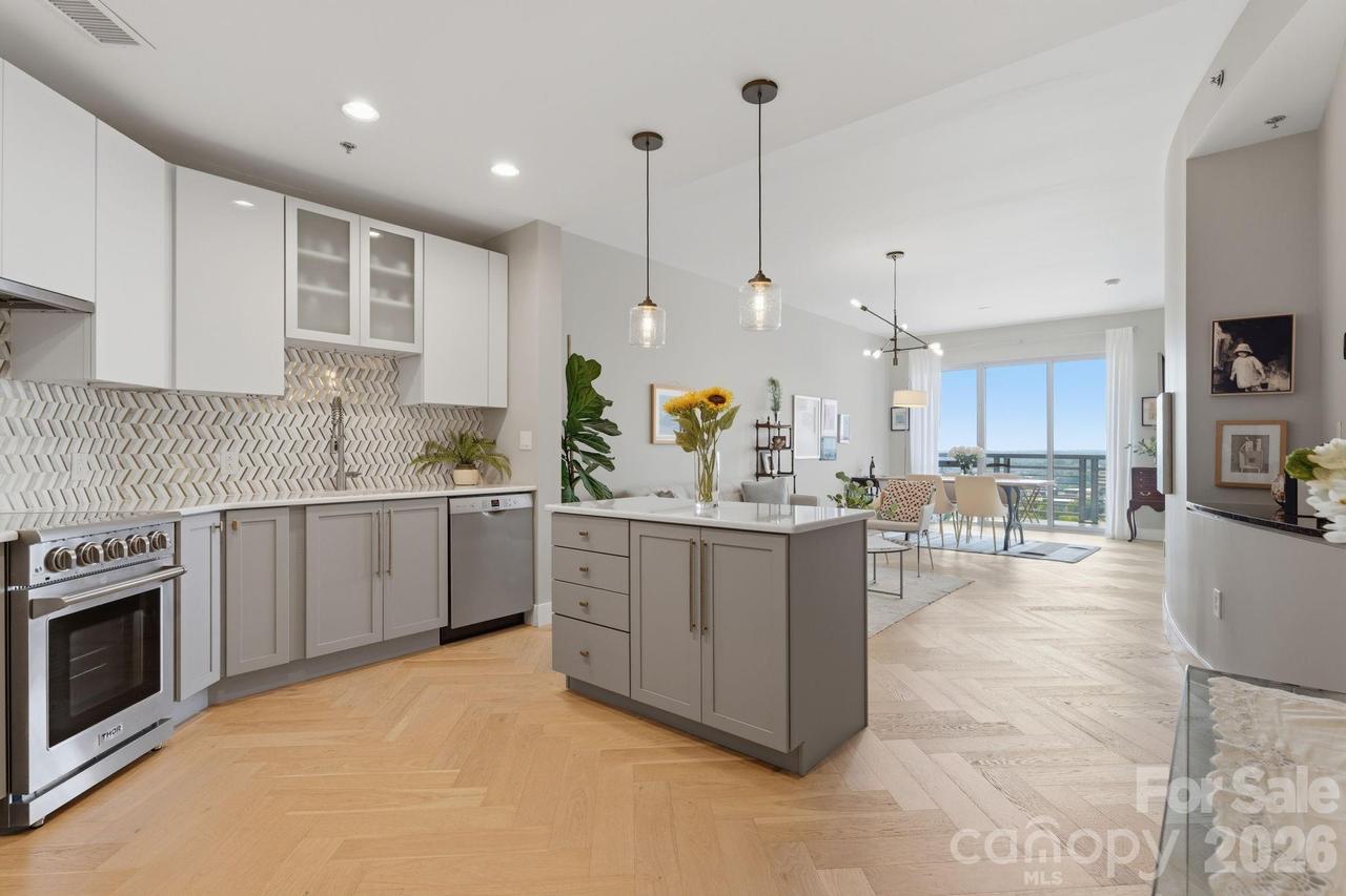 333 W Trade St. #1306, Charlotte, NC 28202