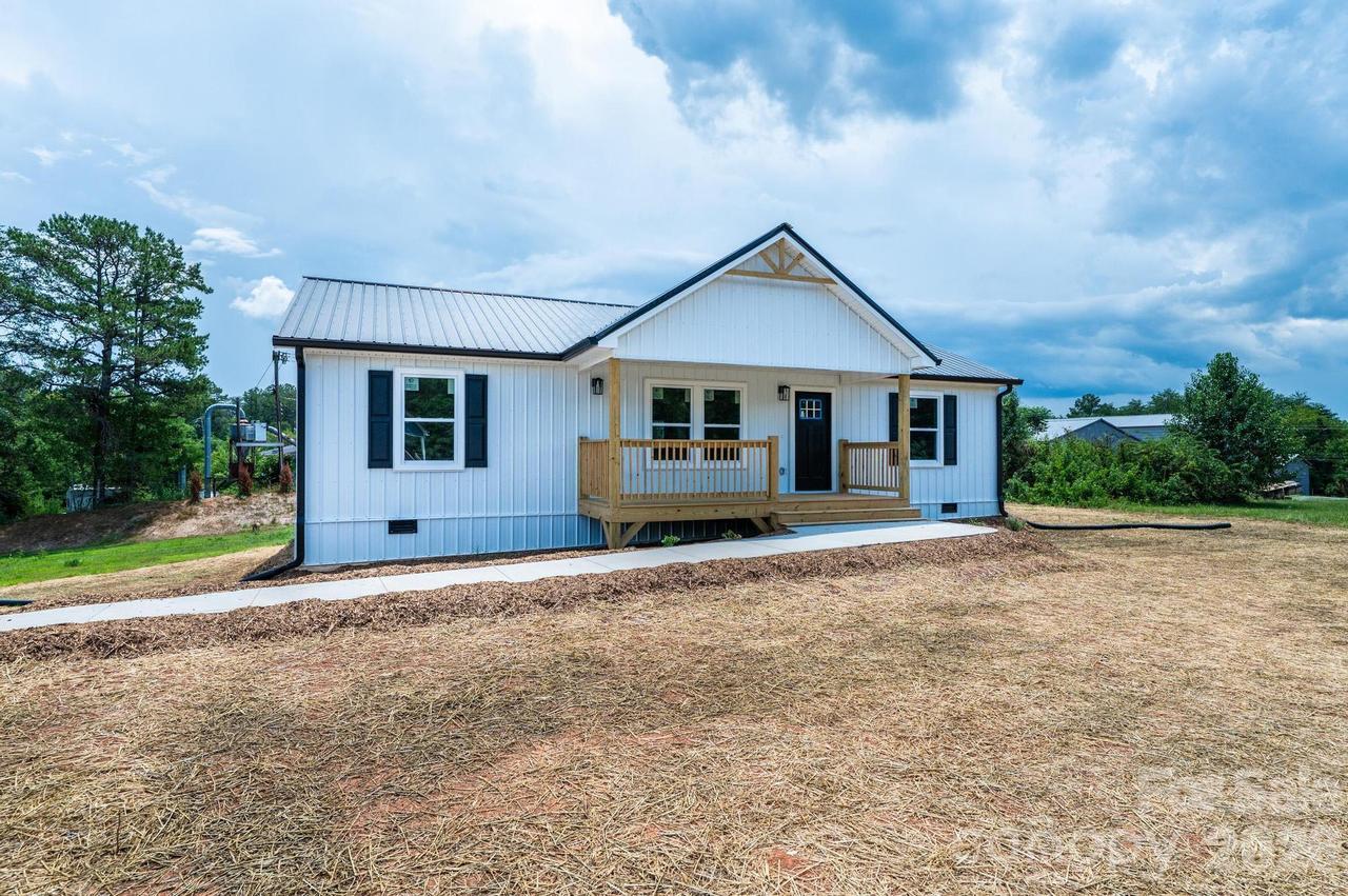 2059 Bailey Dr., Hickory, NC 28601