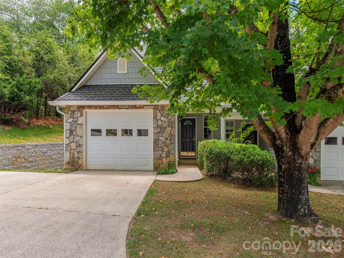 1 Willoughby Run Dr., Asheville, NC 28803