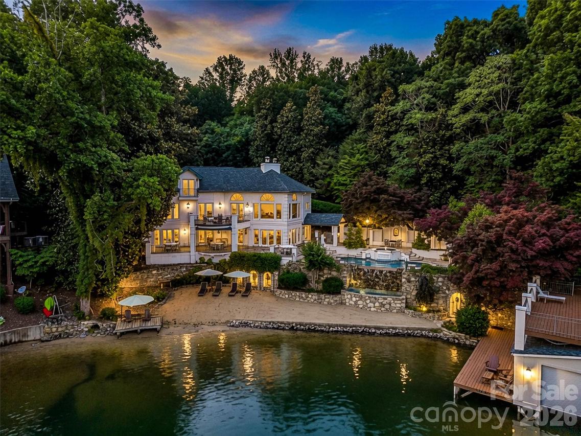 454 Cutaway Rd., Lake Lure, NC 28746