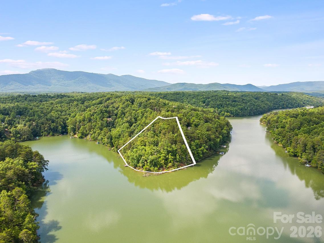 00 Canoe Dr. #40, Mill Spring, NC 28756