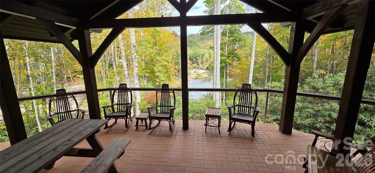 165 Winding Tr., Burnsville, NC 28714
