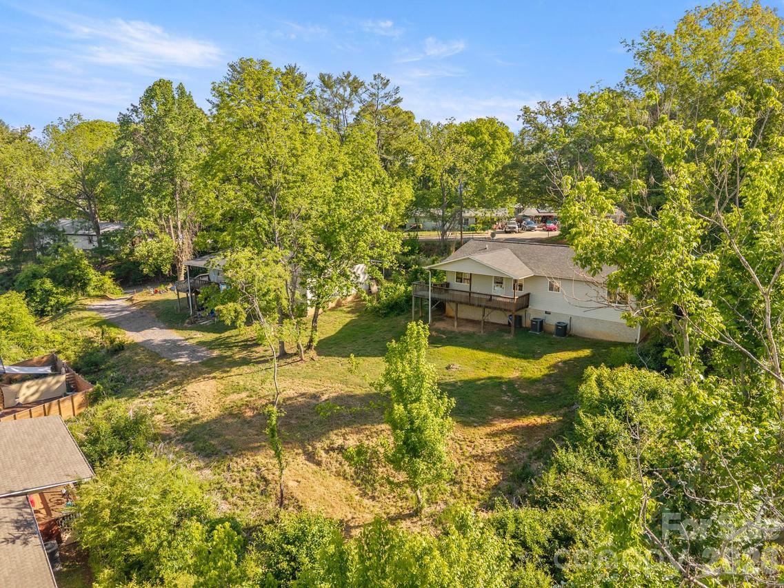 104 Millbrook Rd., Asheville, NC 28806