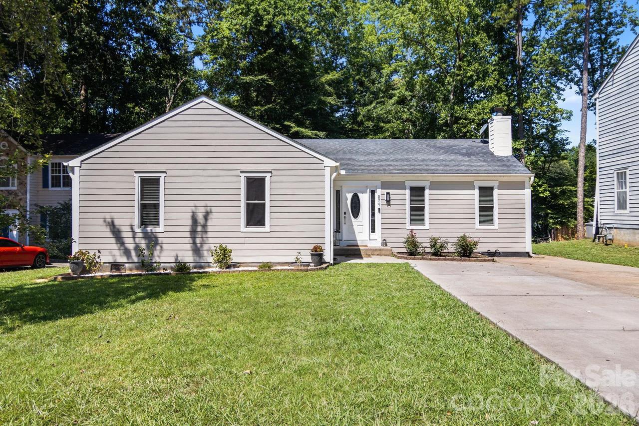 5917 Black Bear Ct., Charlotte, NC 28214