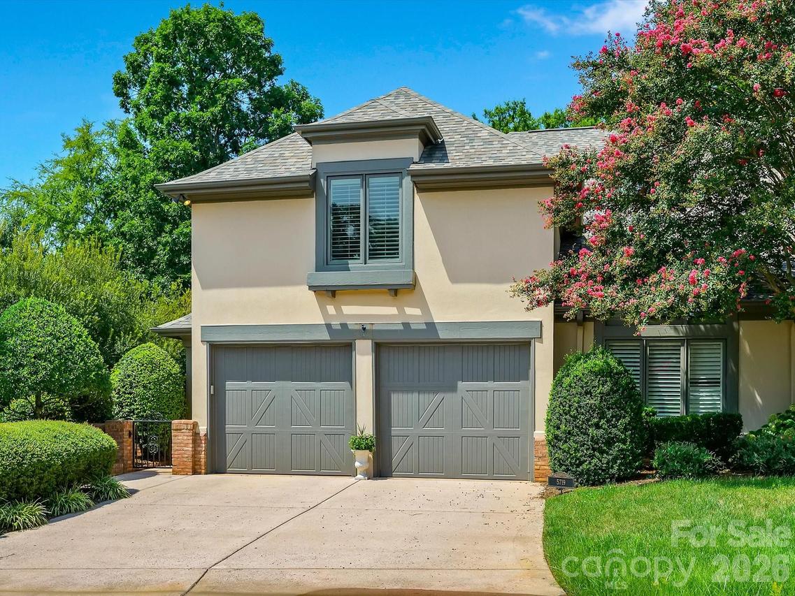5719 Ballinard Ln., Charlotte, NC 28277