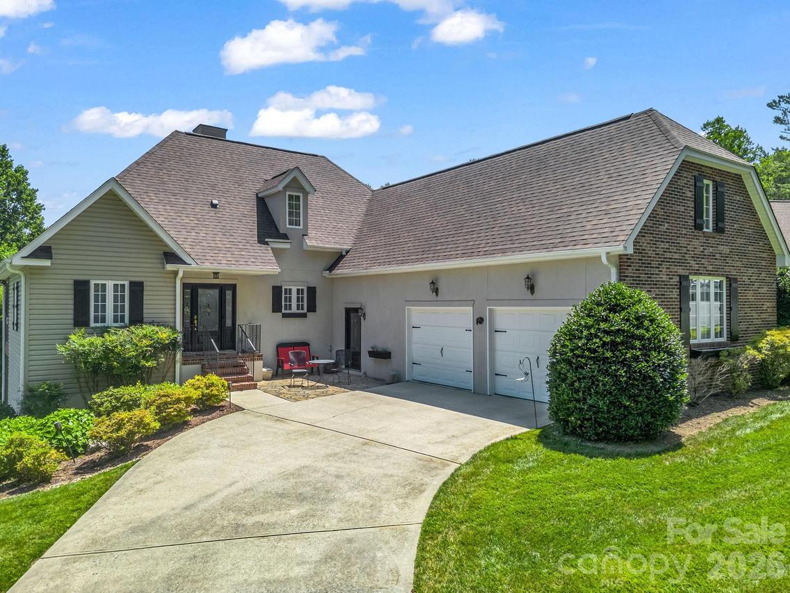 29 Spring Heights Ct., Hendersonville, NC 28791