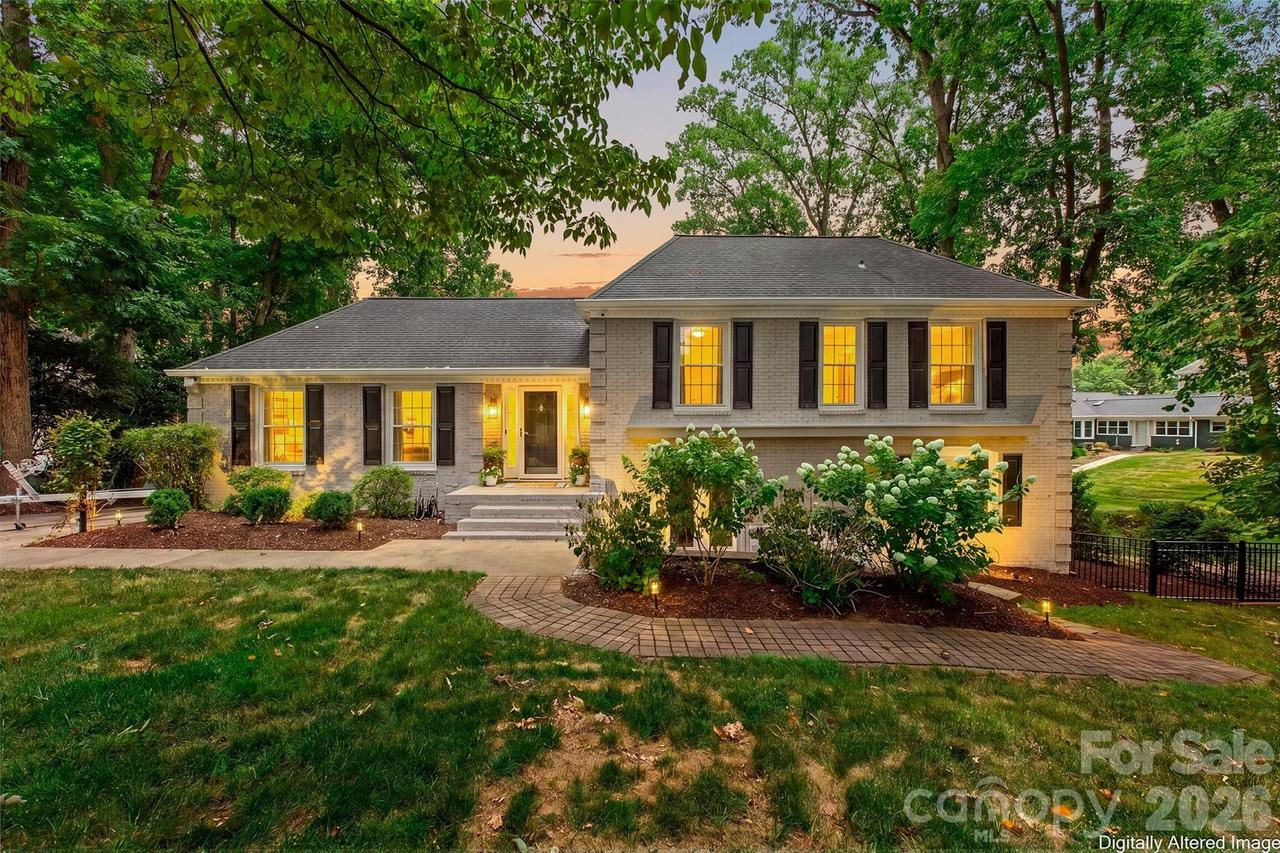 175 Woodstream Cir., Mooresville, NC 28117