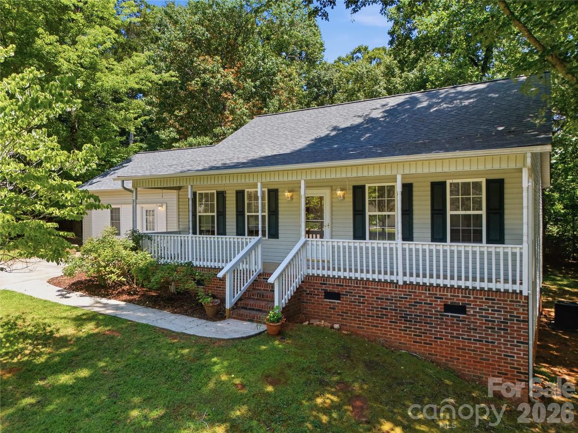 147 Valley Glen Dr., Troutman, NC 28166