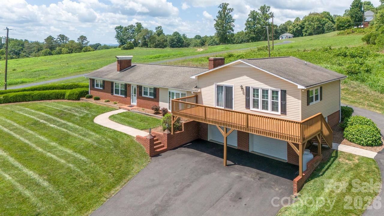 2053 Boiling Springs Rd., Purlear, NC 28665