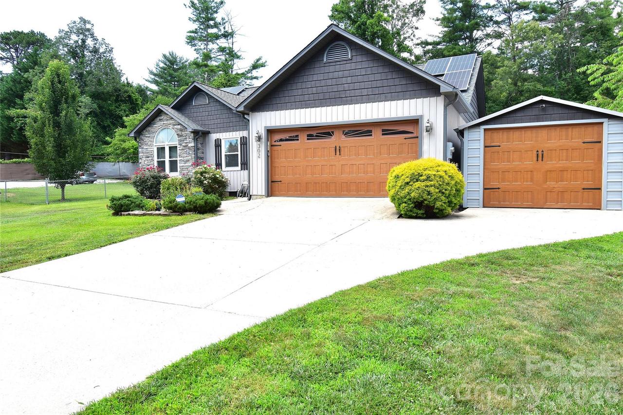 302 Watson Rd., Arden, NC 28704