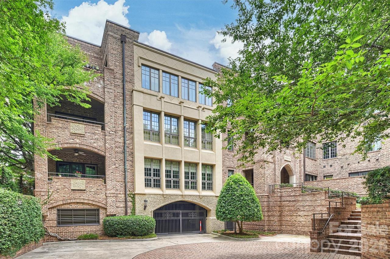 241 Queens Rd., Charlotte, NC 28204