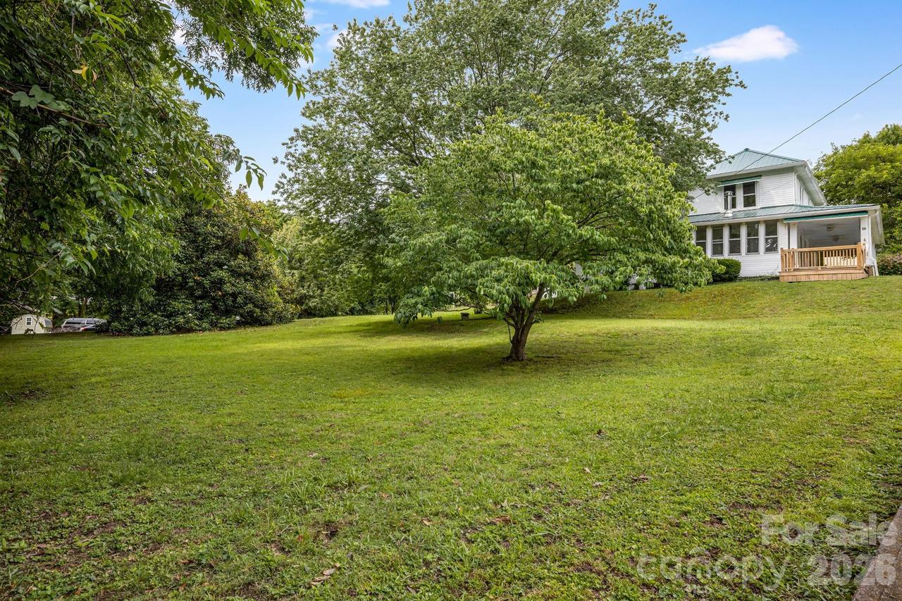 82 Hill St., Hot Springs, NC 28743