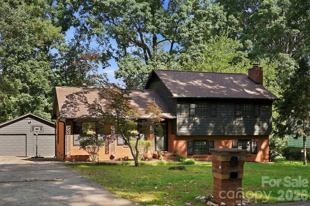 4515 Easthaven Dr., Charlotte, NC 28212