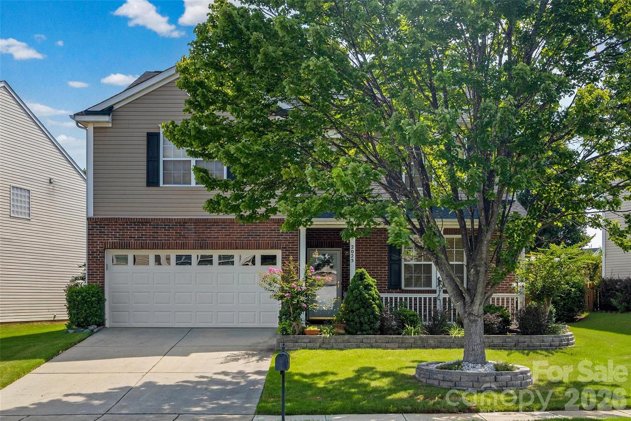 2025 Savannah Hills Dr., Matthews, NC 28105