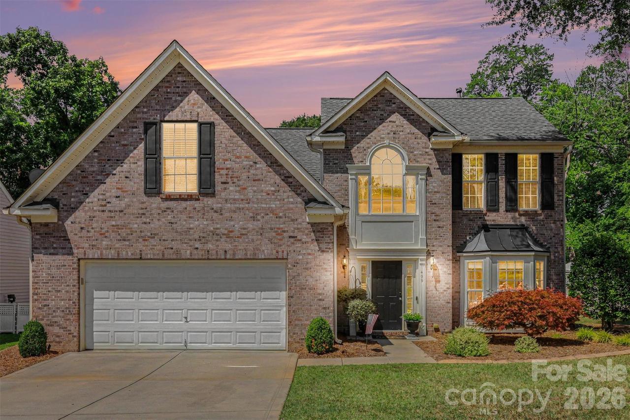 409 Dutchmans Meadow Dr., Mount Holly, NC 28120