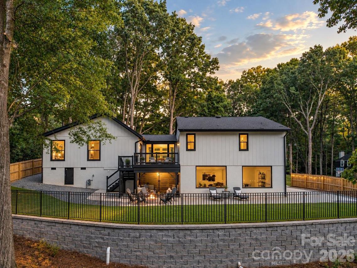 2600 Vardall Ct., Charlotte, NC 28226
