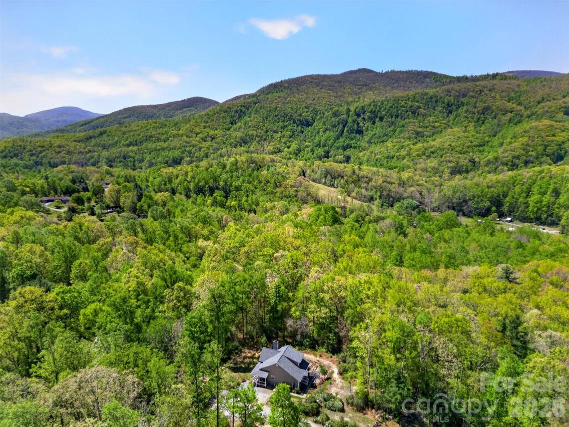 38 Pine Hill Rd., Fairview, NC 28730