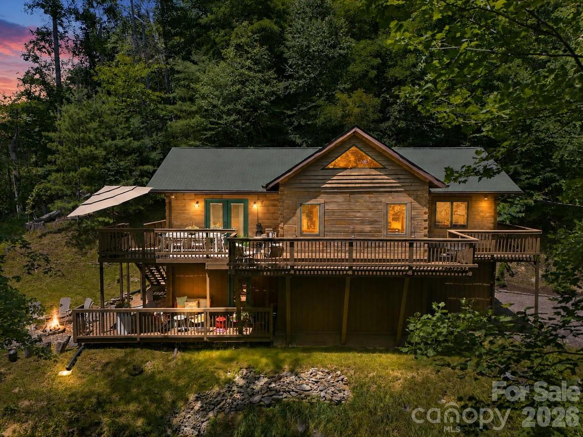 619 Leisure Ln., Burnsville, NC 28714