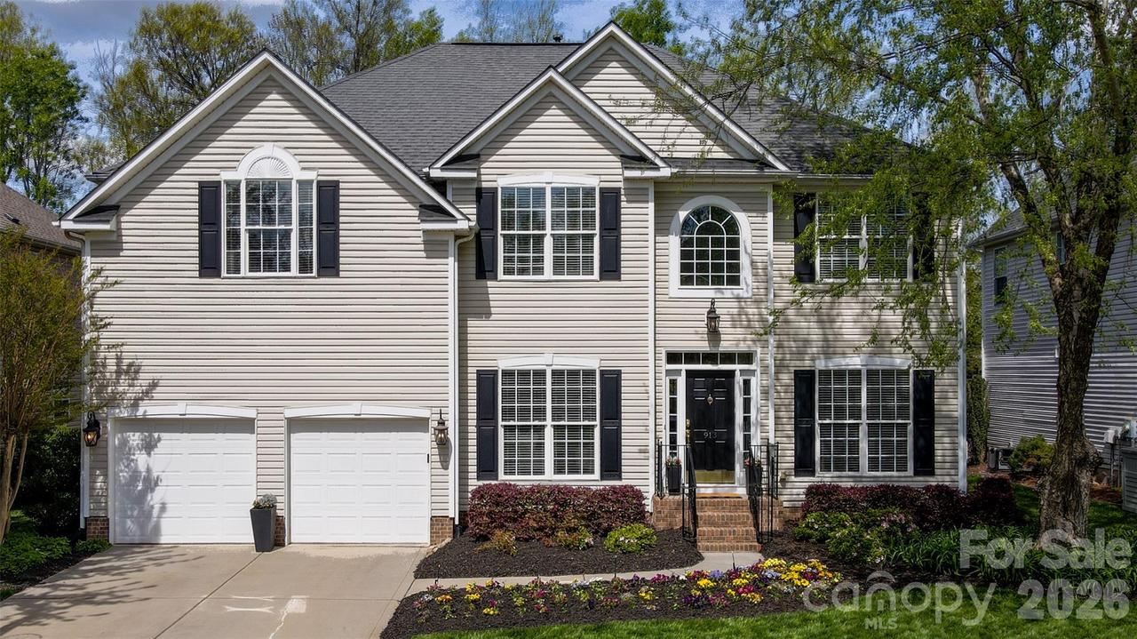 913 Grayscroft Dr., Waxhaw, NC 28173