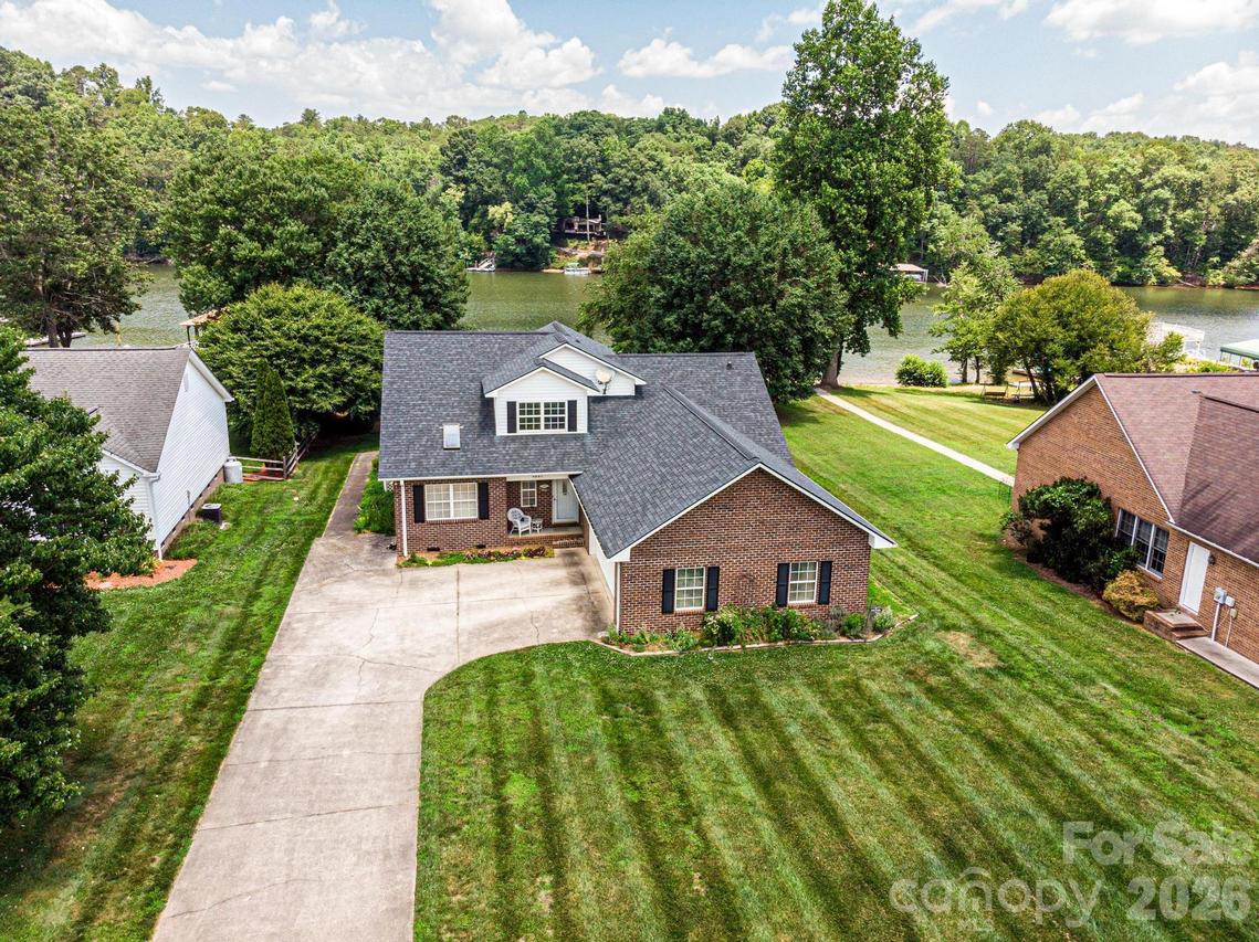 1857 Hidden Pointe Dr., Hickory, NC 28601