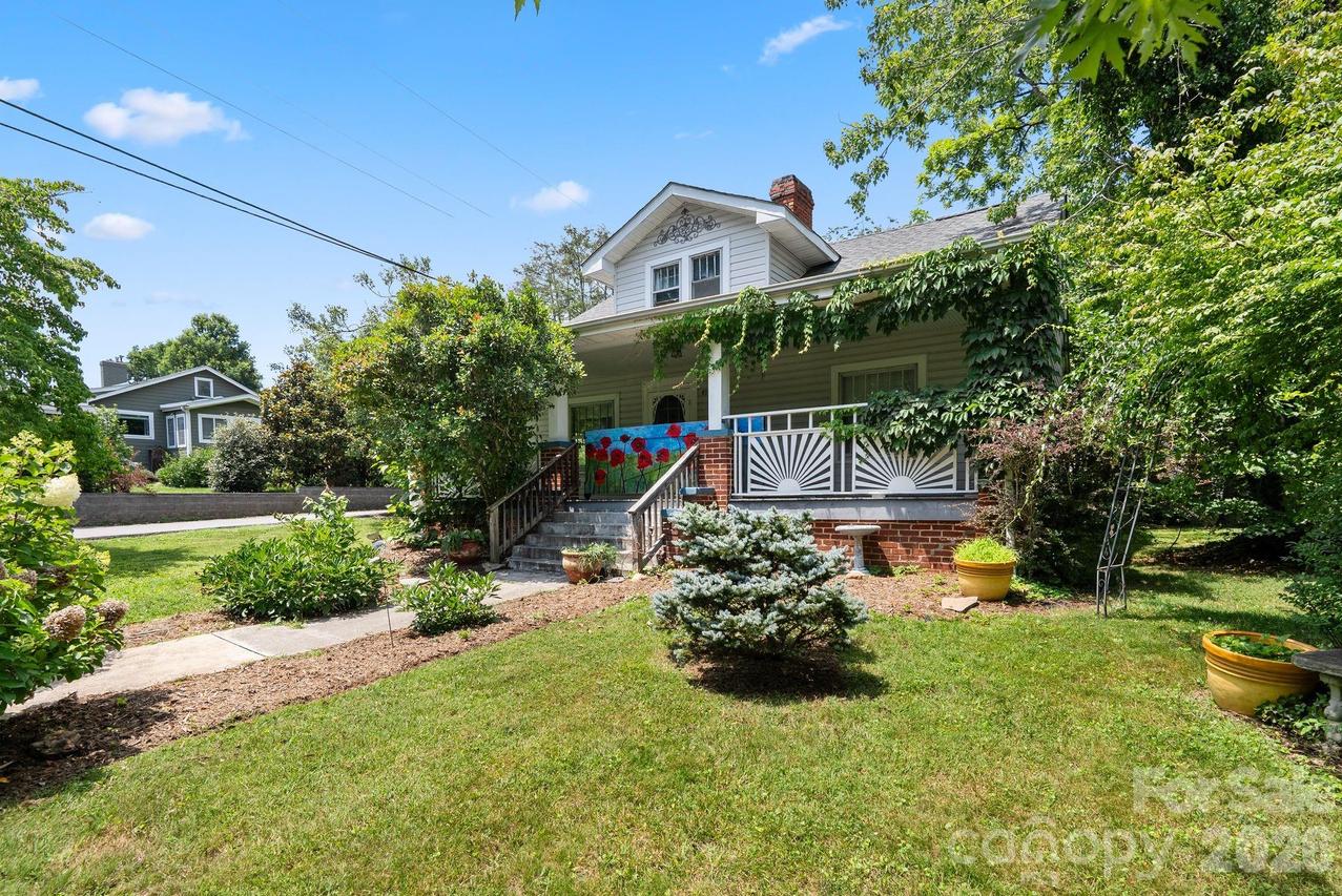 49 Church St., Weaverville, NC 28787