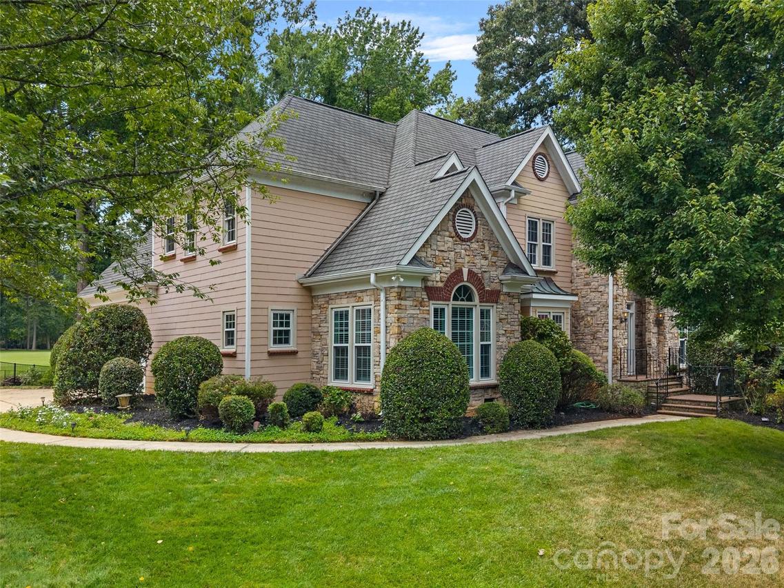 19322 River Falls Dr., Davidson, NC 28036