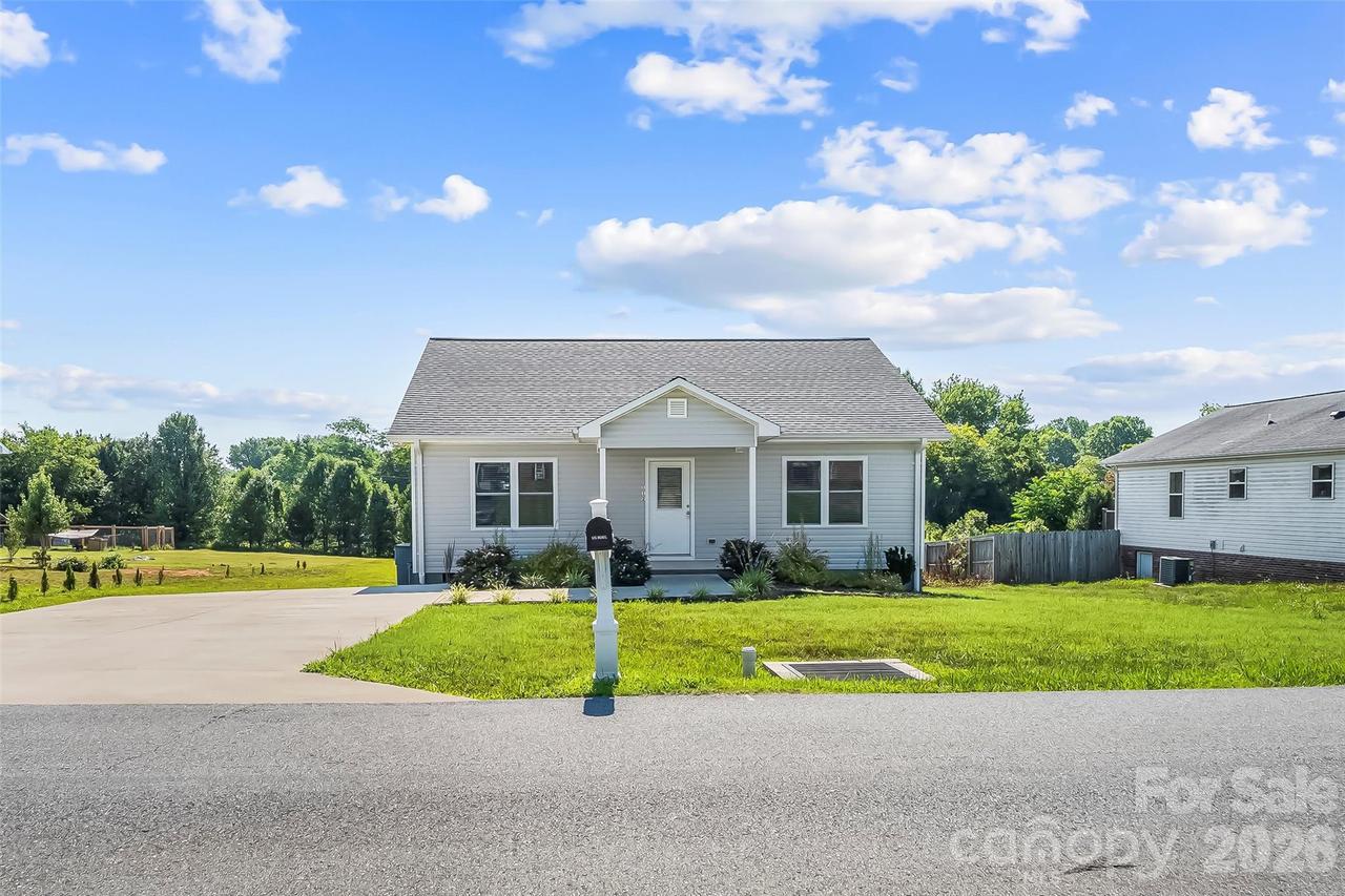 112 Elm St., Morganton, NC 28655