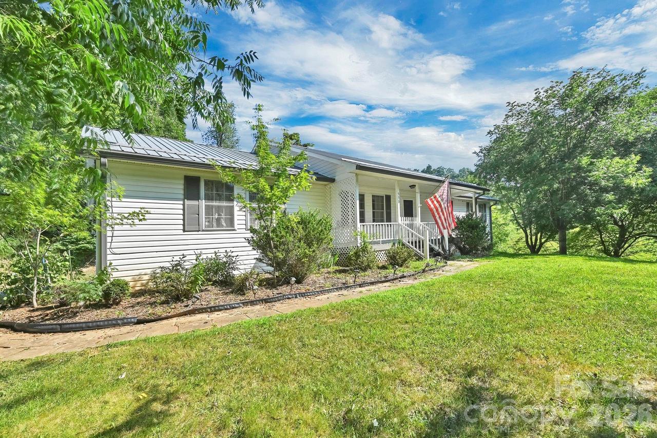 553 Morgan Branch Rd., Marshall, NC 28753