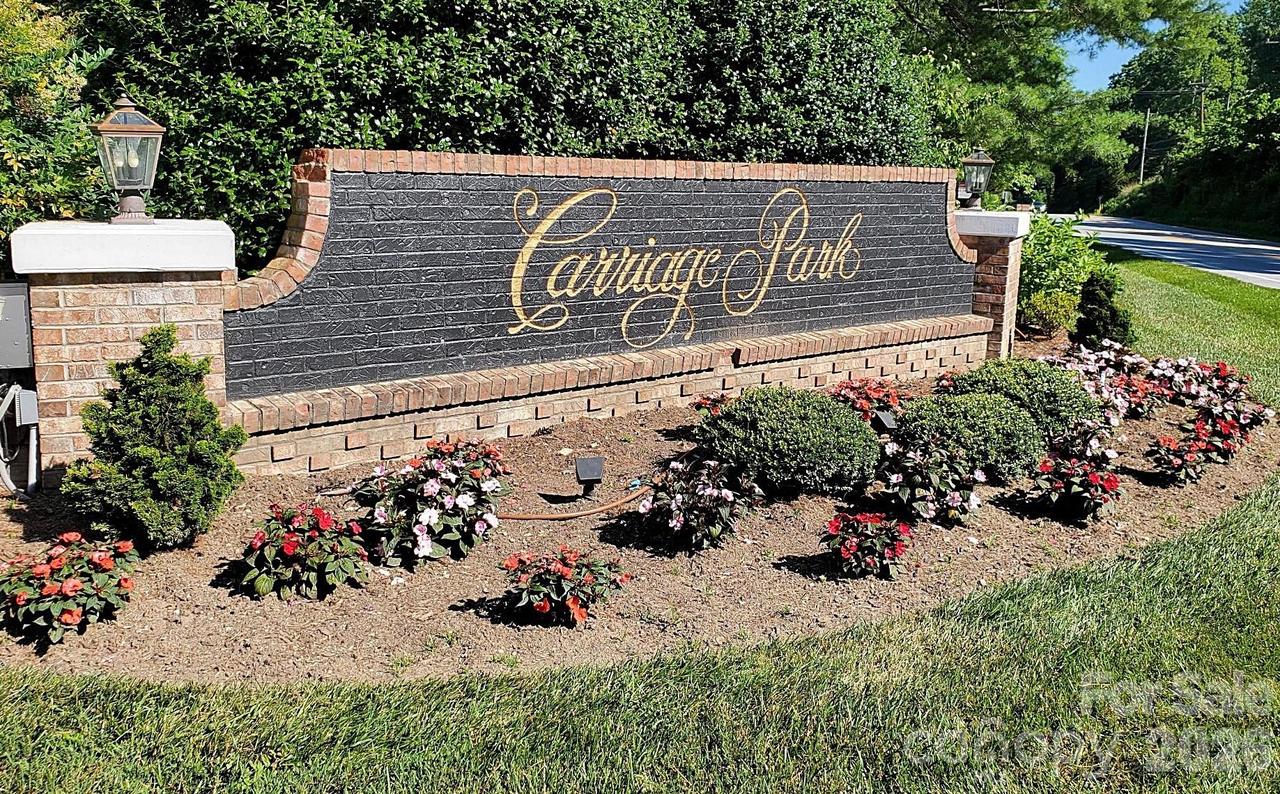 101 Wood Owl Ct., Hendersonville, NC 28791