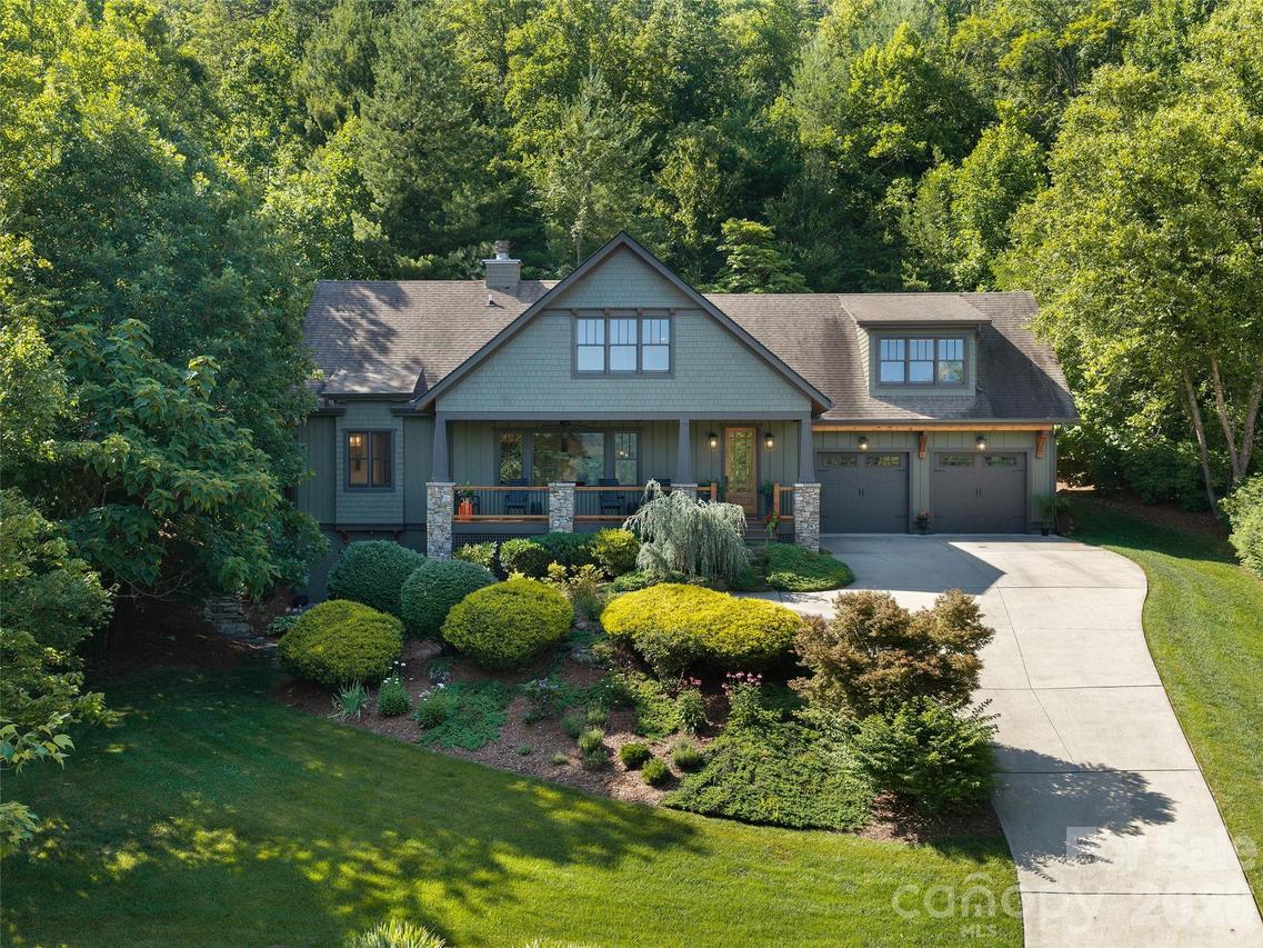 80 Village Pointe Ln., Asheville, NC 28803